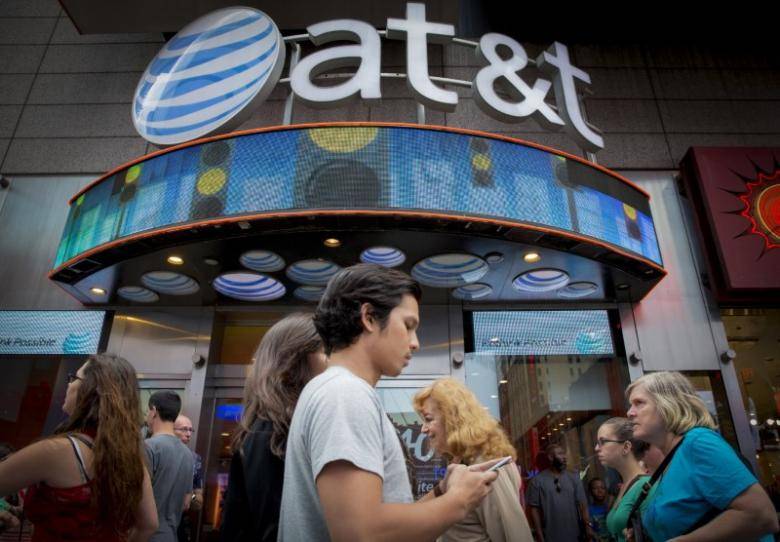 AT&T revenue misses estimates as customers keep phones longer