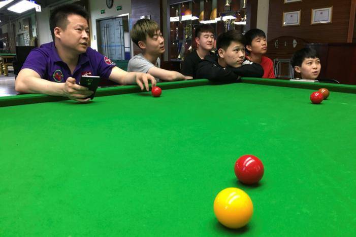 Chinese snooker world watches idol Ding with high hopes