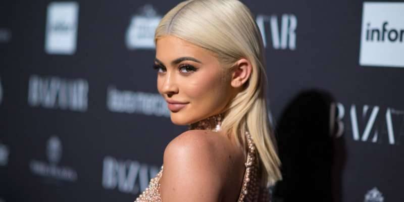 Kylie Jenner Attends Prom With Rejected Fan And Twitter Loses Its Sh*t