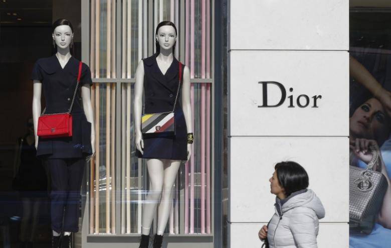 LVMH, Arnault to simplify Christian Dior business structure