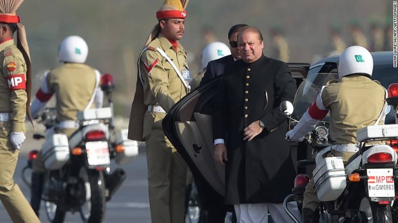 Pakistani PM must appear before new investigative team, court rules 