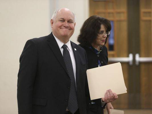 Republicans hang on to House seat in Kansas