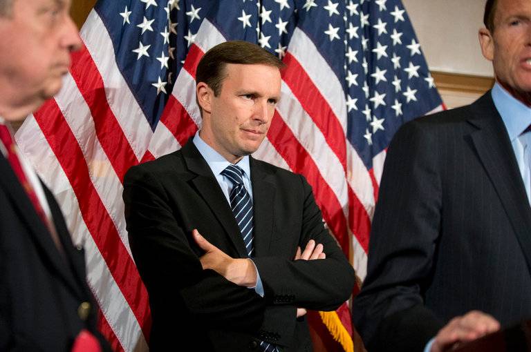 Senator Responds to Trump N.R.A. Speech With Photos of Shooting Victims