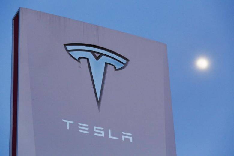 Tesla must complete brake fix to regain top safety rating: Consumer Reports