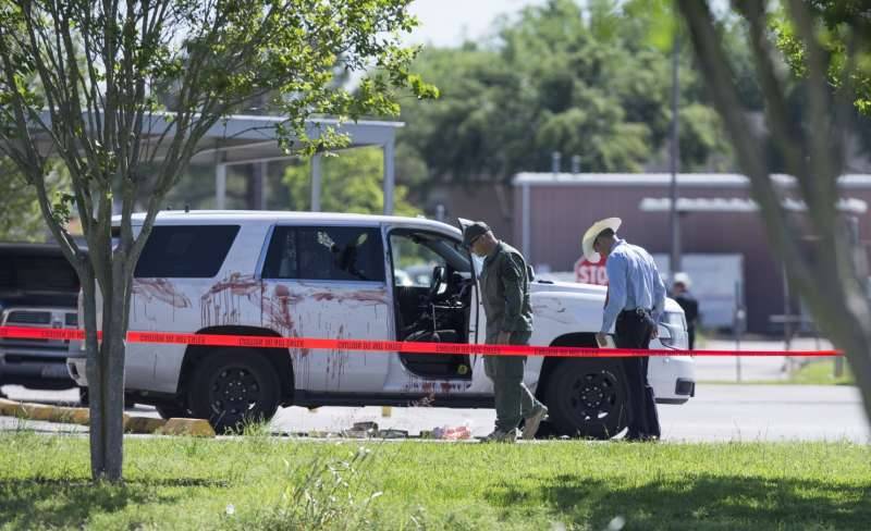 Texas deputy constable fatally shot after arriving for work