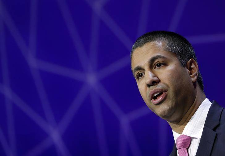 U.S. FCC Chair Wants To End Effort To Allow Cellphone Use In Air