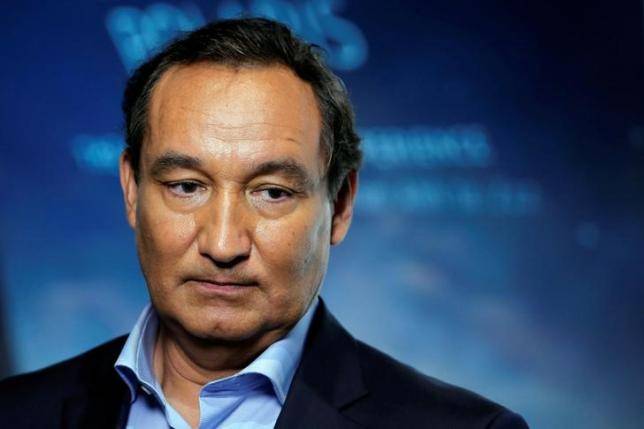 United CEO Munoz will not chair board in 2018 following passenger furor