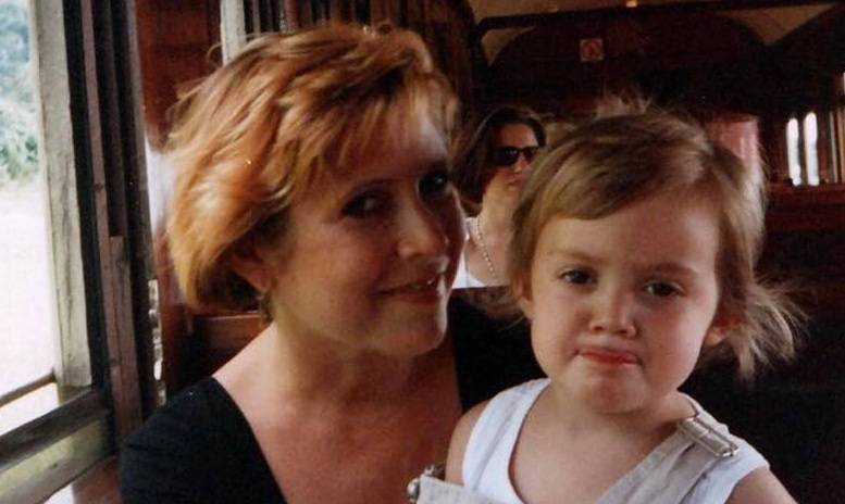 Billie Lourd Pays Tribute to Carrie Fisher on Her First Mother s Day Without Her