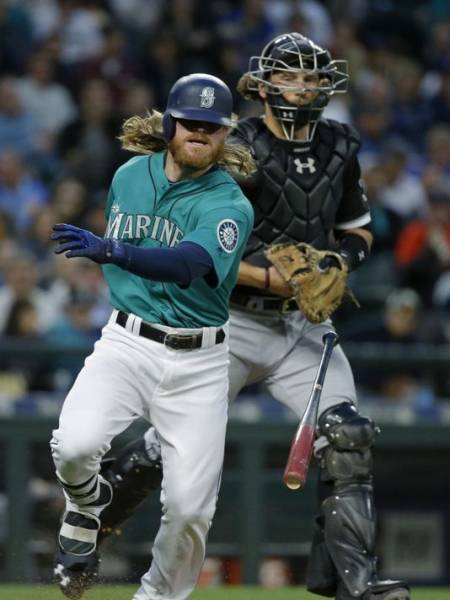 Cabrera gives White Sox 2-1 win with 10th-inning RBI double