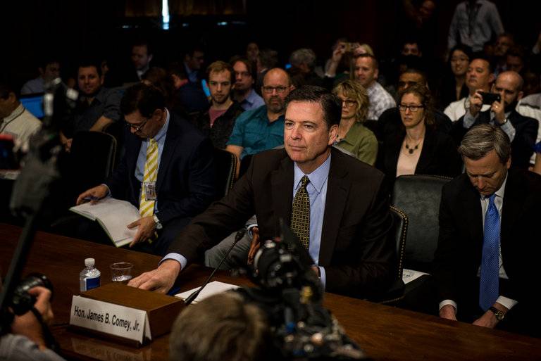 Comey Memo Says Trump Asked Him to End Flynn Investigation