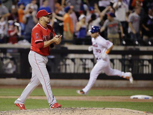 DeGrom dominates early, survives rocky 7th to end Mets skid