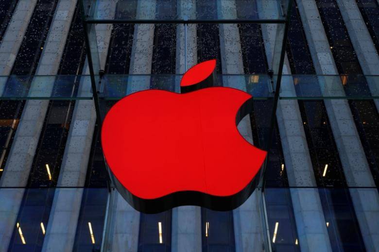 Despite record highs, fund managers globally remain underweight Apple