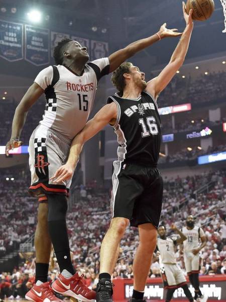 Harden, Rockets rout Spurs 125-104 to tie series