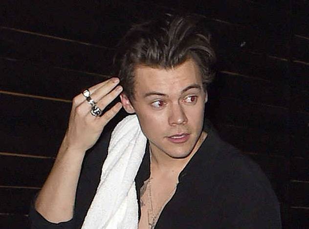 Harry Styles Covers Kanye West at First Ever Solo Concert