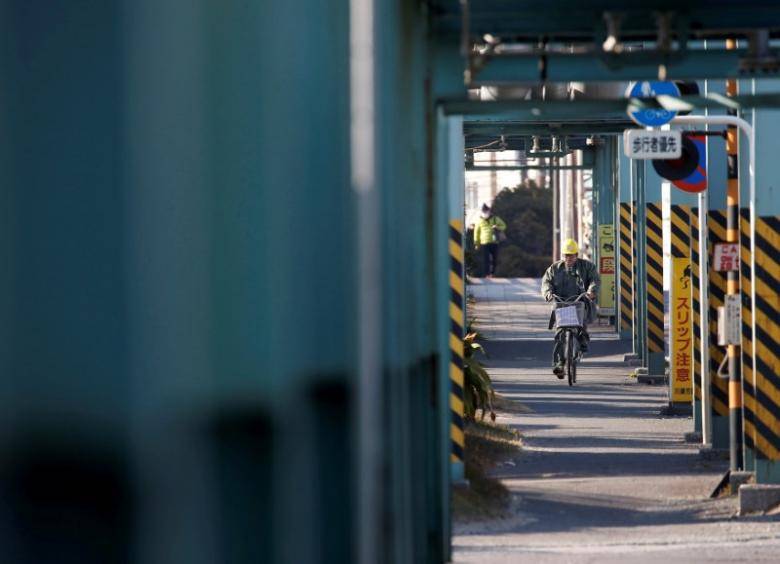 Japan final April PMI shows manufacturing activity accelerating, export orders solid
