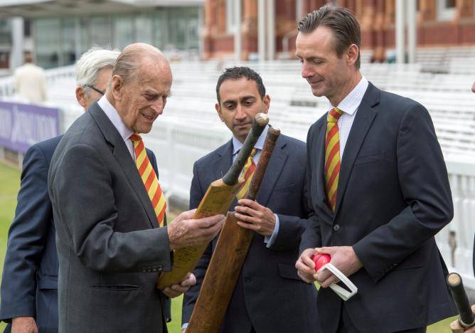 No cause for alarm about Queen Elizabeth and Philip after royal staff called to meeting source