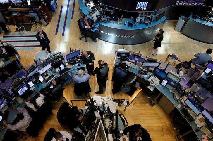Softer dollar may be stock silver lining amid Washington drama