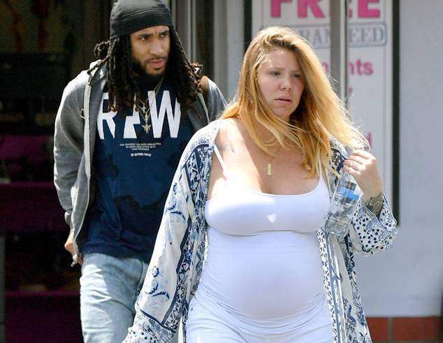 Teen Mom’s Kailyn Lowry Steps Out With New Man Days After Revealing the Father of Her Third Child