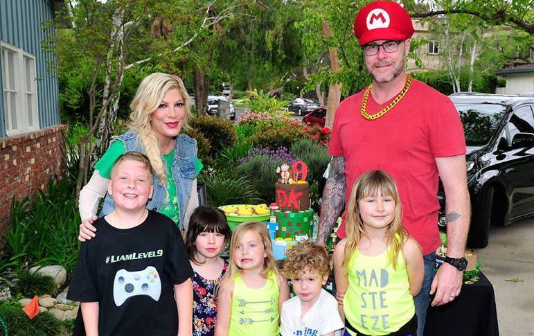 Tori Spelling Celebrates 11th Anniversary With Dean McDermott, the Hottest Soccer Dad