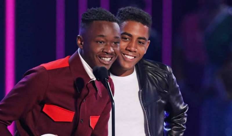 Moonlight Ashton Sanders & Jharrel Jerome Win Best Kiss