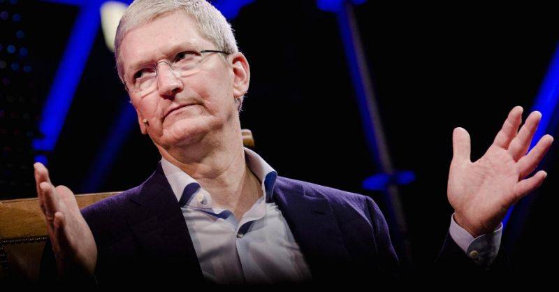 Apple, Facebook and other big tech stocks tank, weigh on Wall Street