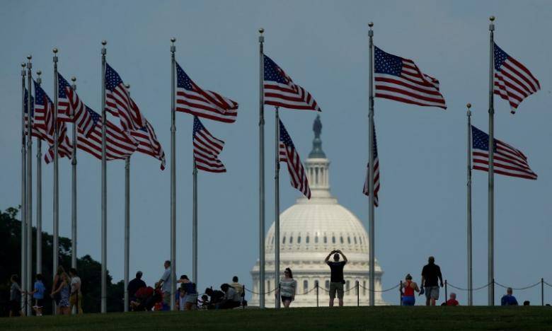 Bill proposes letting U.S. lawmakers carry guns anywhere except Capitol