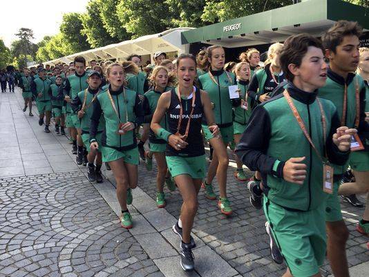 Chilly but no rain for French Open men’s quarterfinals