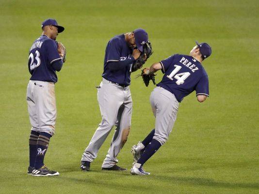 Thames homer leads Brewers to 7-6 win over Cardinals
