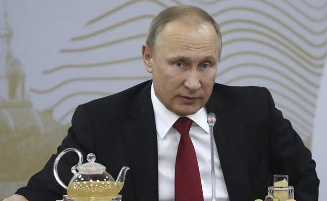 VLADIMIR PUTIN DENIES HAVING COMPROMISING INFORMATION ON DONALD TRUMP