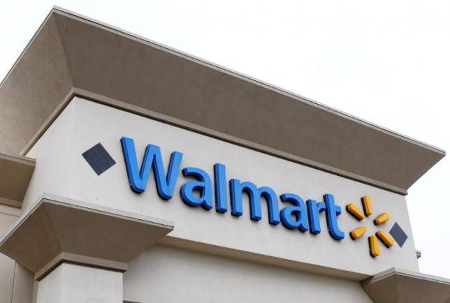 Wal-Mart reassures employees as it touts tech investments