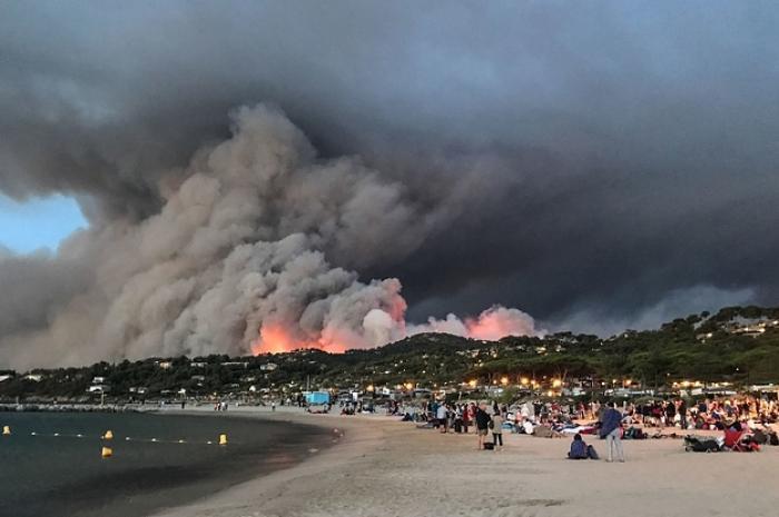 10,000 tourists forced to evacuate Ocracoke Island in the Outer Banks