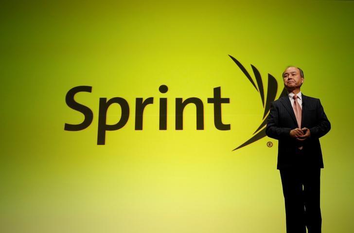 Buffett, Malone explore investment in Sprint: sources