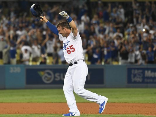 Kyle Farmer’s first career hit gives Dodgers walk-off win over Giants