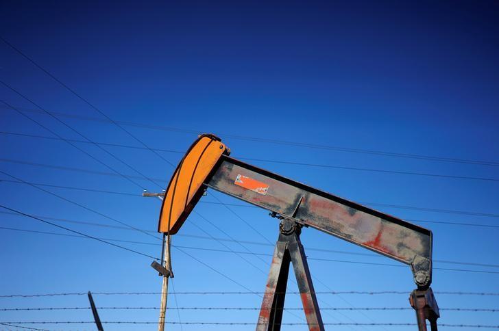 Oil prices fall ahead of U.S. holiday after 8 days of gains