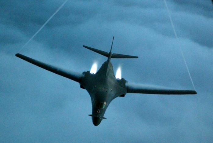 U.S. bombers challenge China in South China Sea flyover