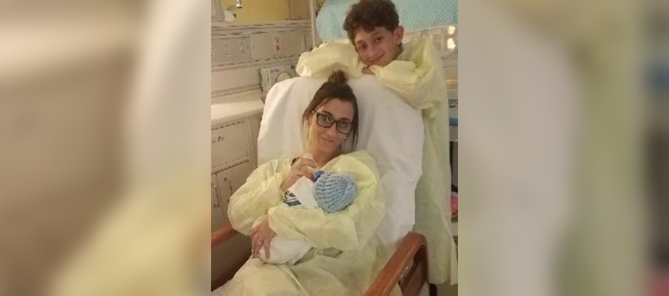 10-year-old boy helps mom deliver baby brother