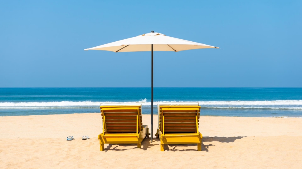 3 Hacks for Keeping Sand Off Your Stuff at the Beach