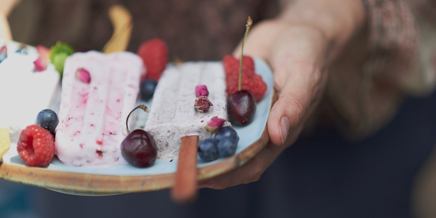 9 Creative Ways to Use the Food Scraps In Your Garbage