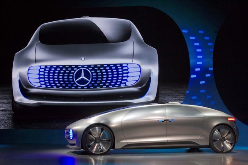 Autonomous cars race narrows on doubts about clear path to profit