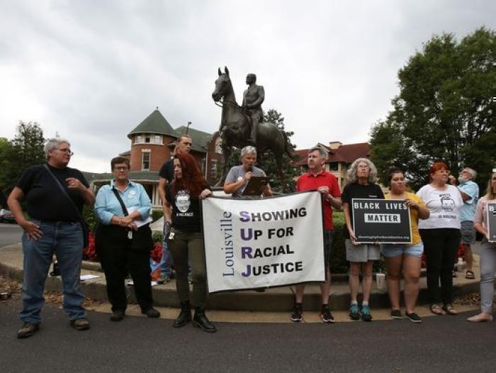 Confederate monuments prompt protests across USA