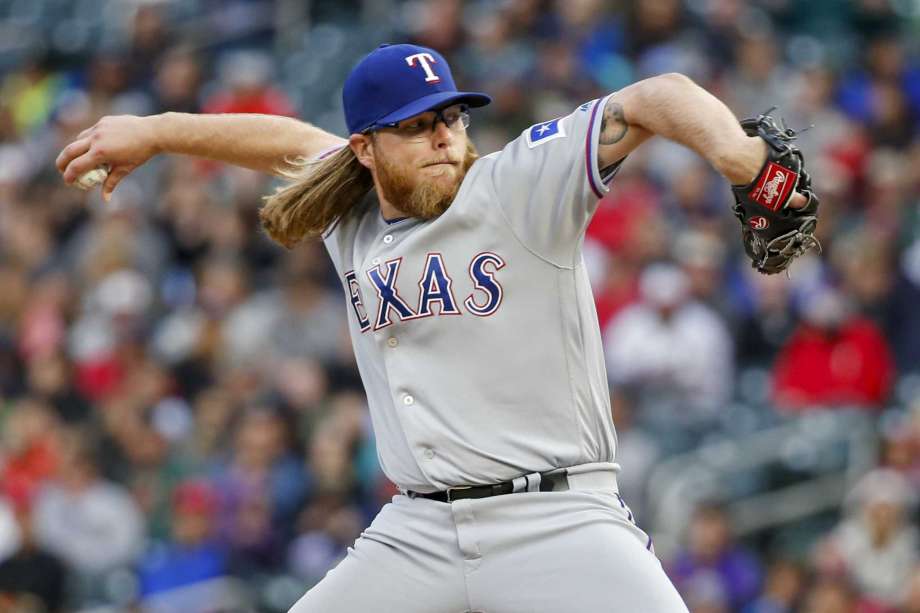 Gallo goes deep again, Rangers top Twins 4-1 to start series