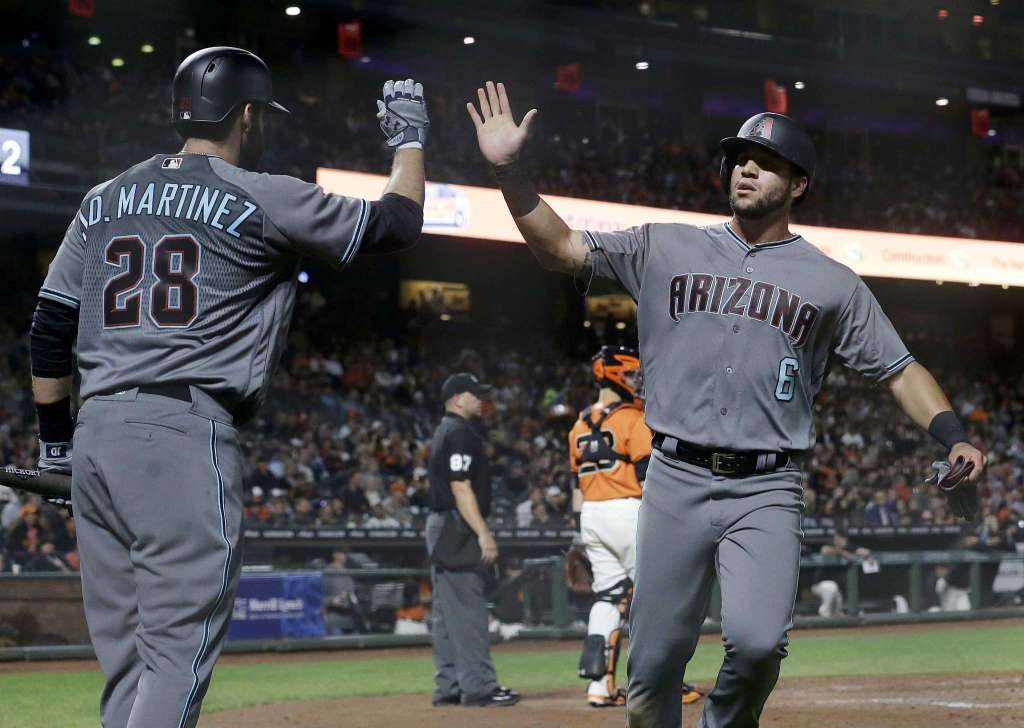 Goldschmidt stays hot, Diamondbacks edge Giants 2-1