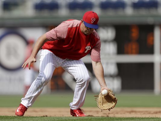 Mets ace deGrom’s arm hit by liner, exits 10-0 rout of Phils