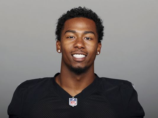 Oakland Raiders cornerback Sean Smith faces assault charge