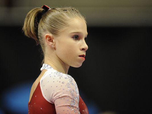 Ragan Smith takes center stage for U.S. gymnastics with Simone Biles watching
