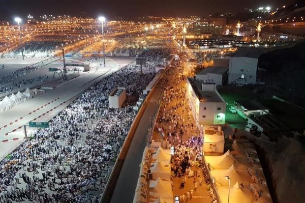 Saudi Arabia to open border to Qatar pilgrims, Qatar media silent