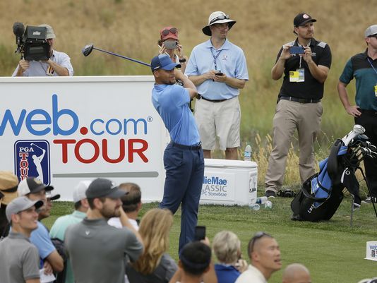 Stephen Curry heats up after slow start in pro golf debut