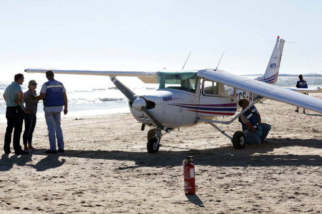 Sunbathers killed after plane crash-lands on packed beach