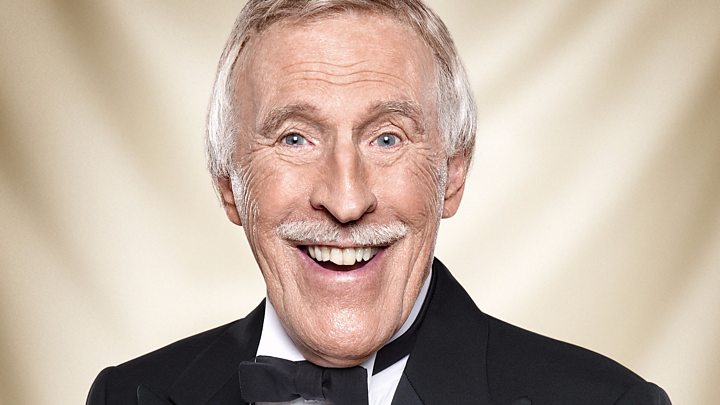 Sir Bruce Forsyth: TV legend dies aged 89