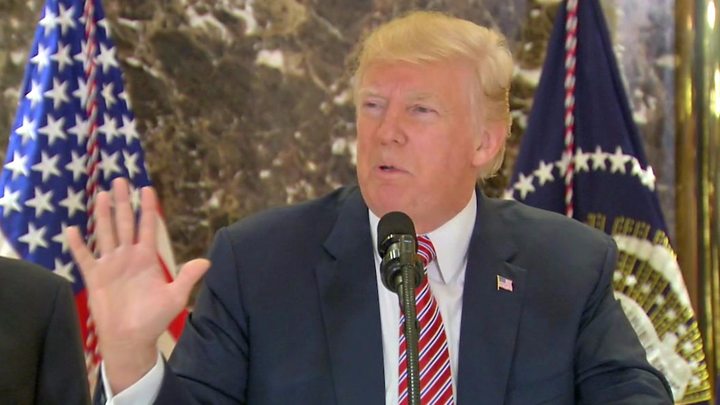 Trump blames Charlottesville violence on both sides